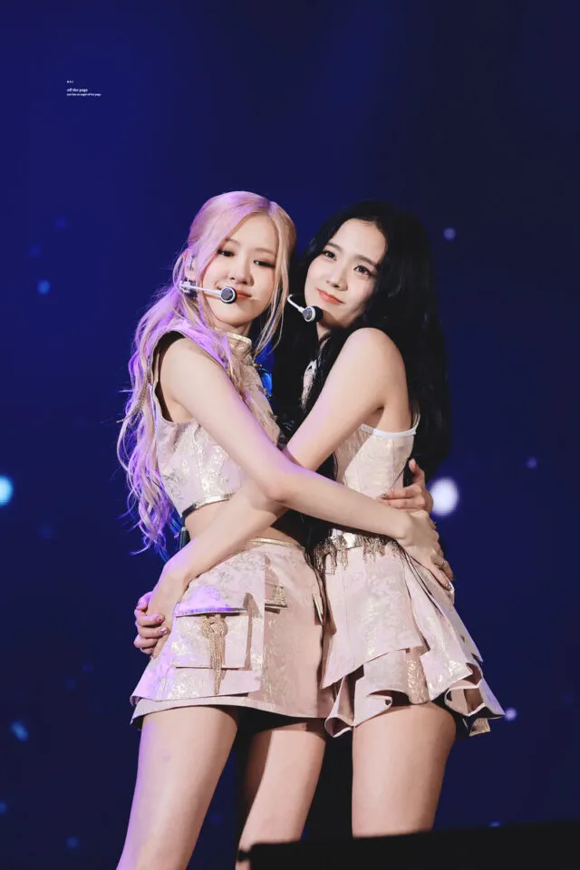 221015-BLACKPINK-Jisoo-Rose-BORN-PINK-Concert-in-Seoul-documents-1